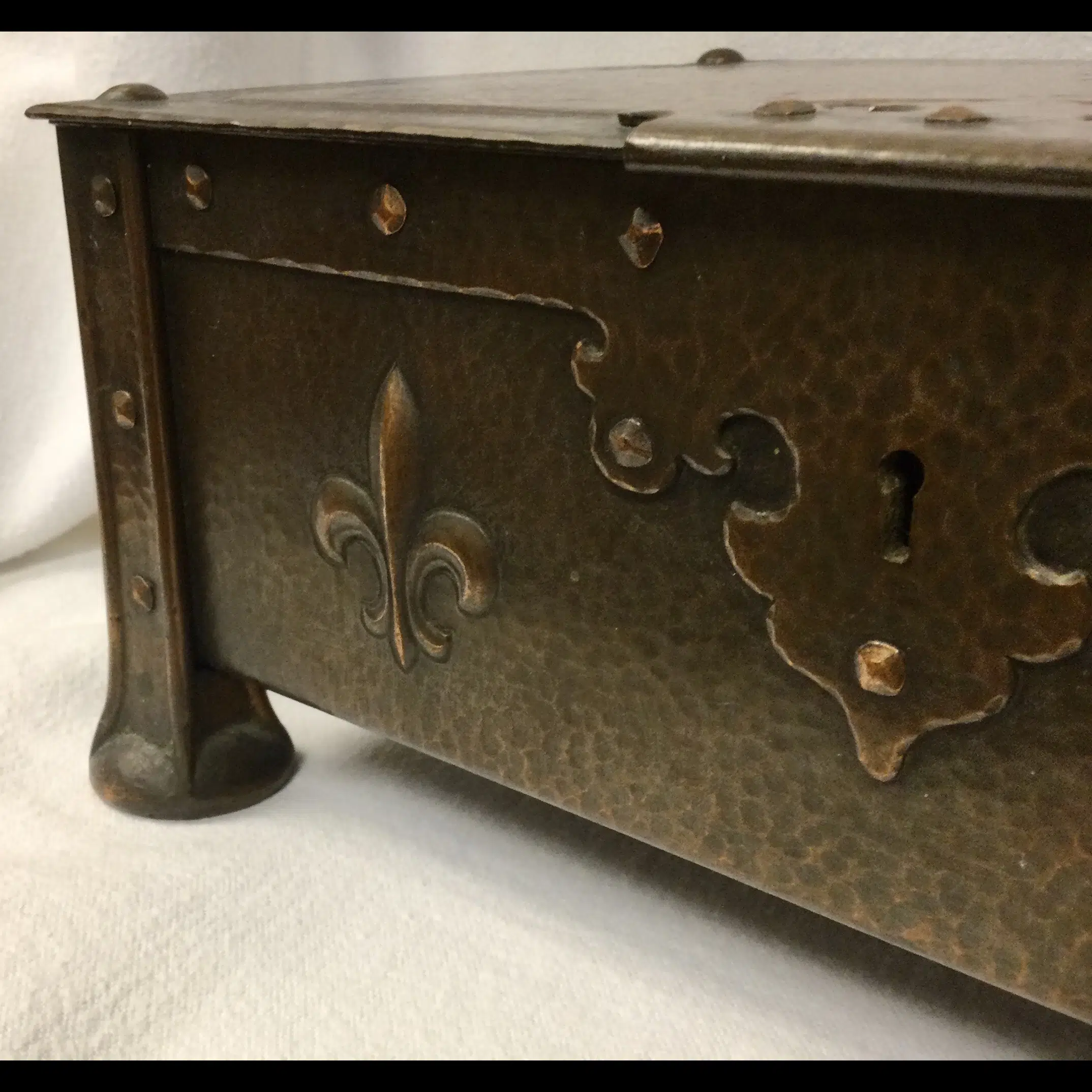 james smithies arts and craft large copper casket c1905