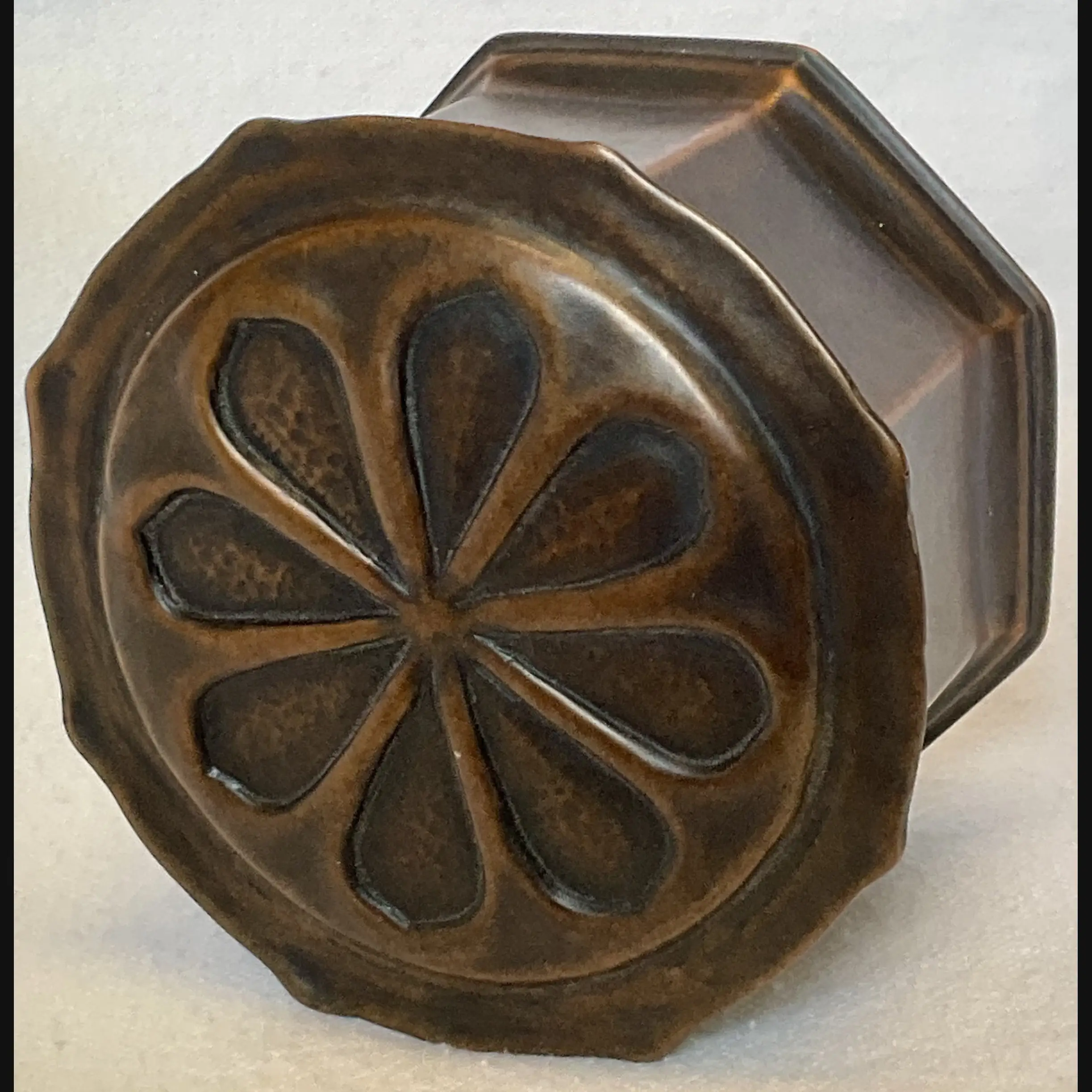 keswick school of industrial arts ksia arts and crafts copper flower head box c1900