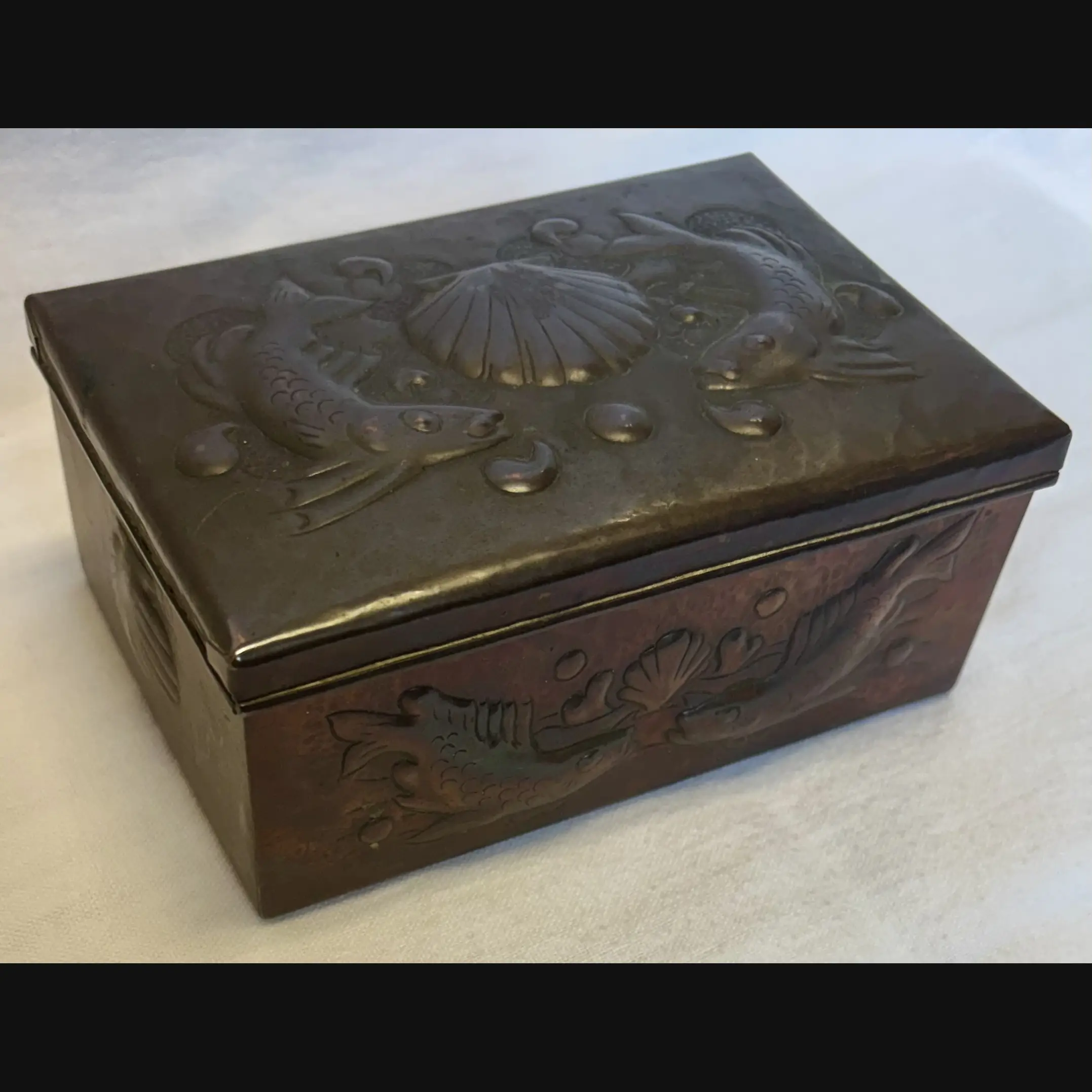 Newlyn Industrial Class Arts And Crafts Copper Table Box With Fish And Shells And Decorative Hinge C1910