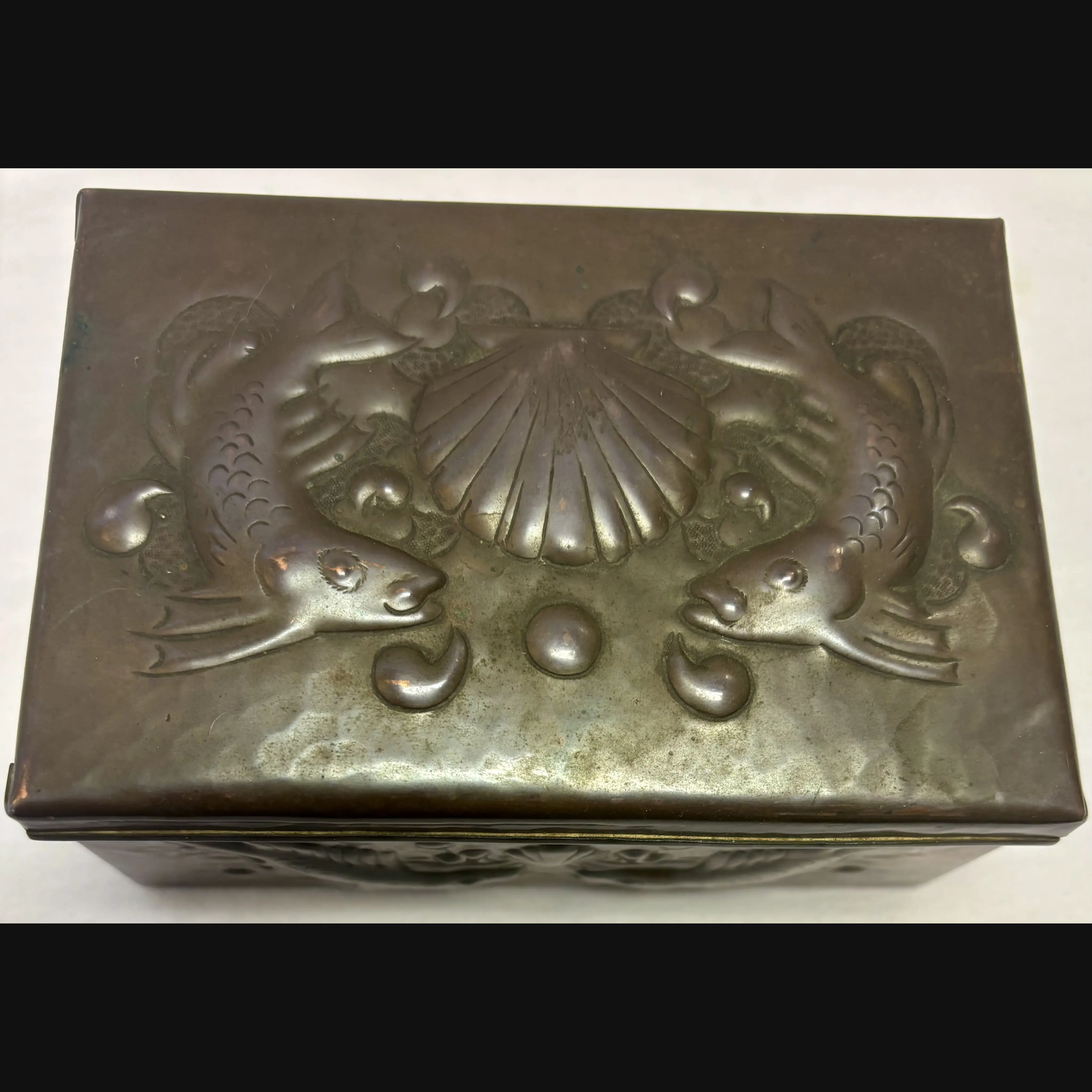 Newlyn Industrial Class Arts And Crafts Copper Table Box With Fish And Shells And Decorative Hinge C1910