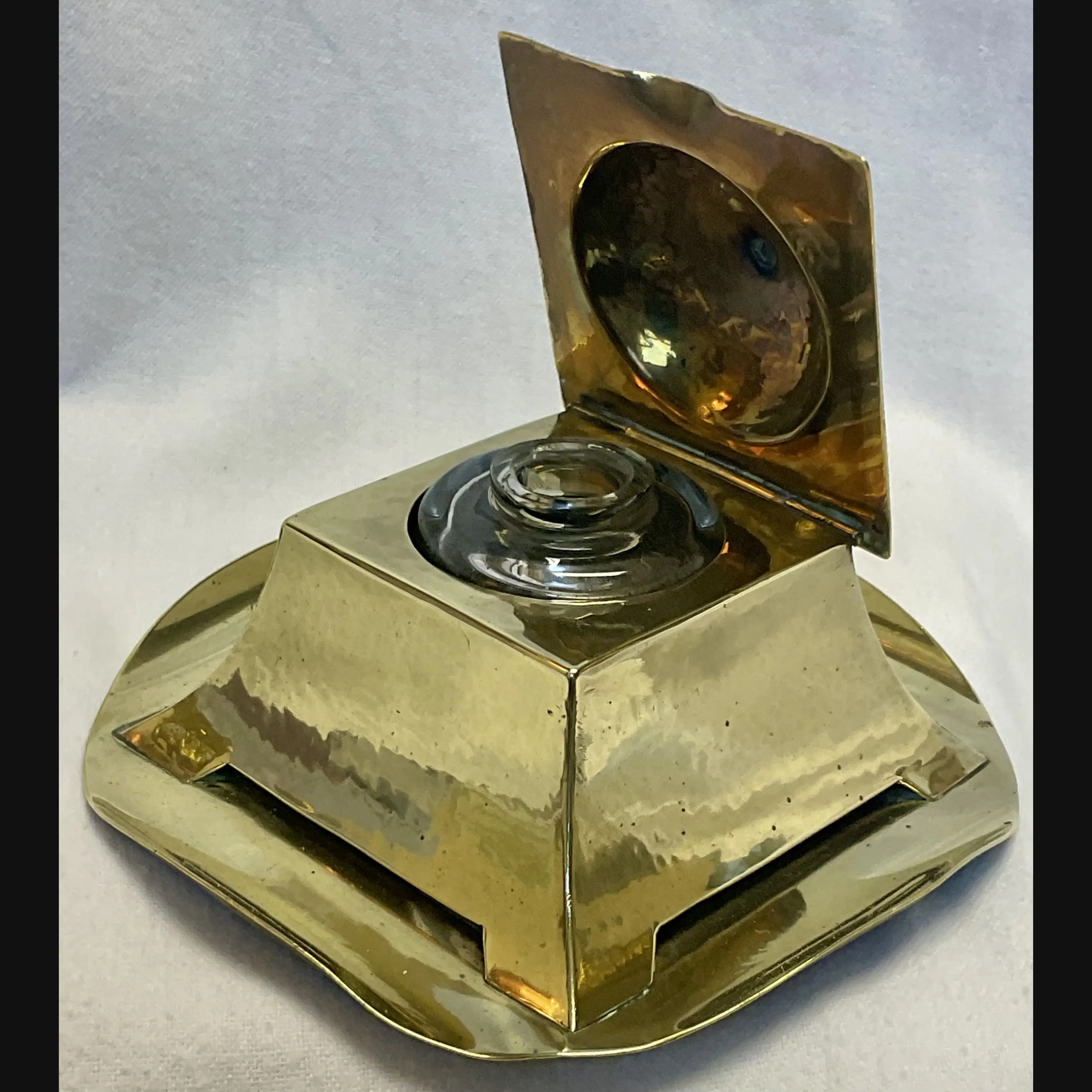 keswick school of industrial art ksia arts and crafts brass desk ink well with liner c1900