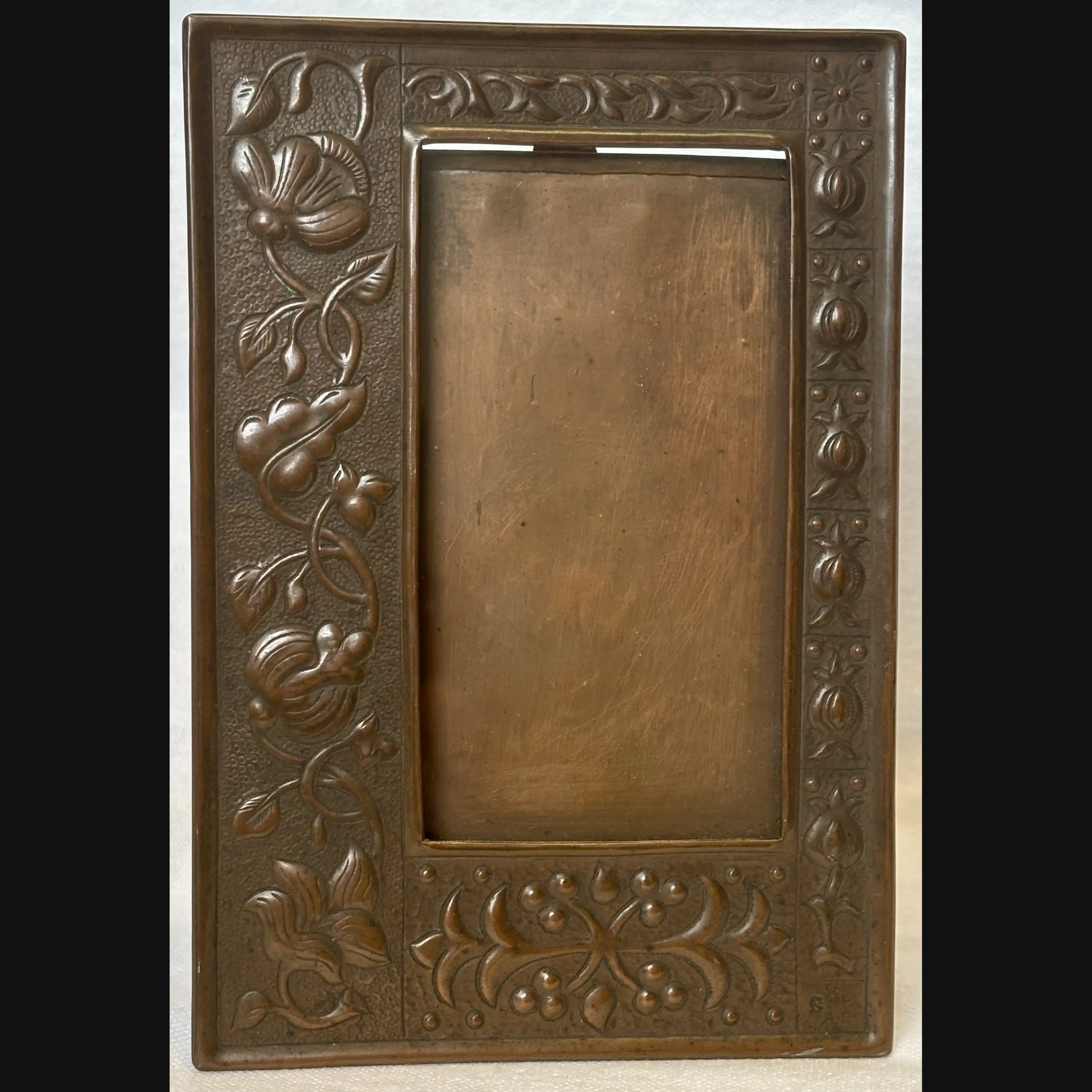 keswick school of industrial art ksia arts and crafts copper offset photo frame c1900
