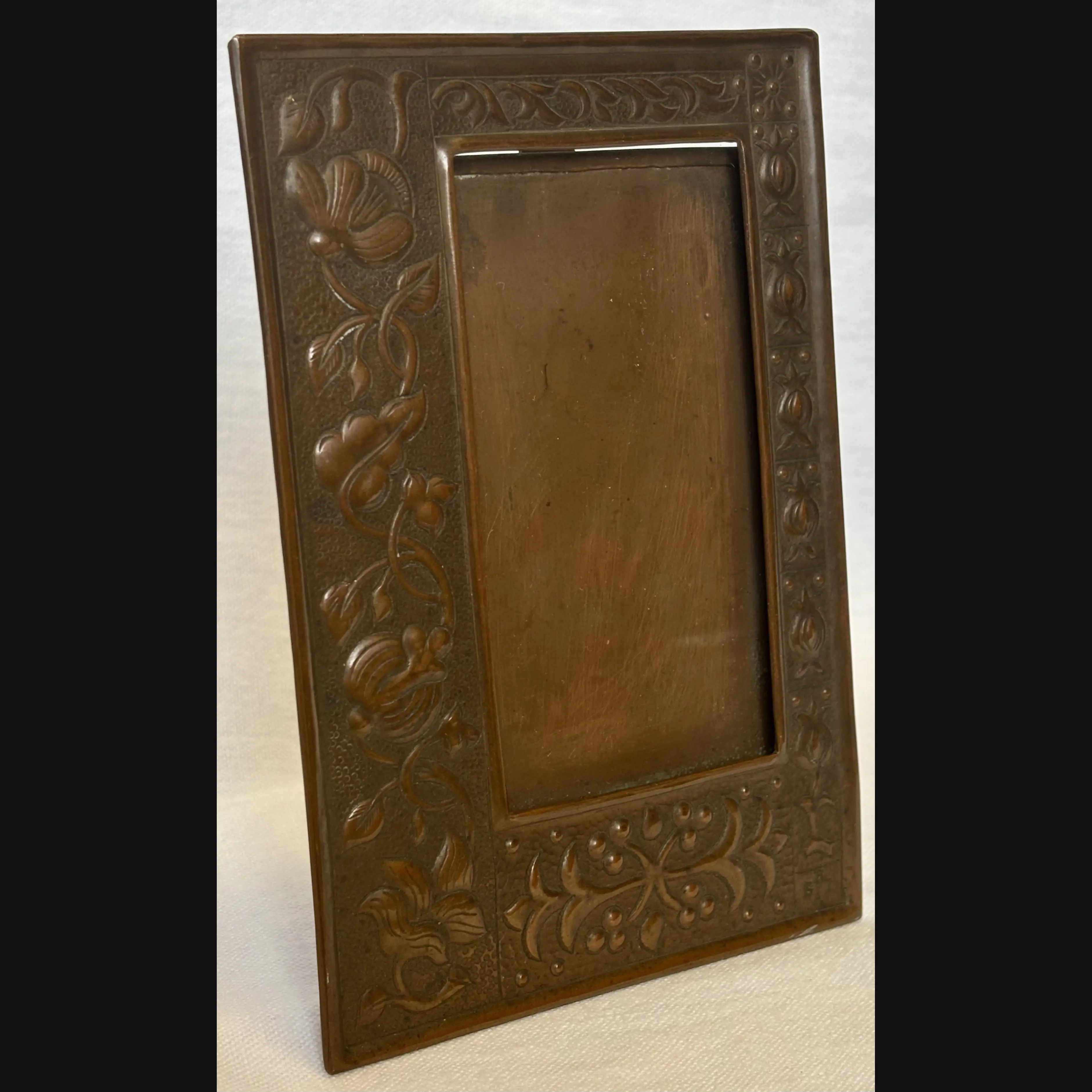 keswick school of industrial art ksia arts and crafts copper offset photo frame c1900