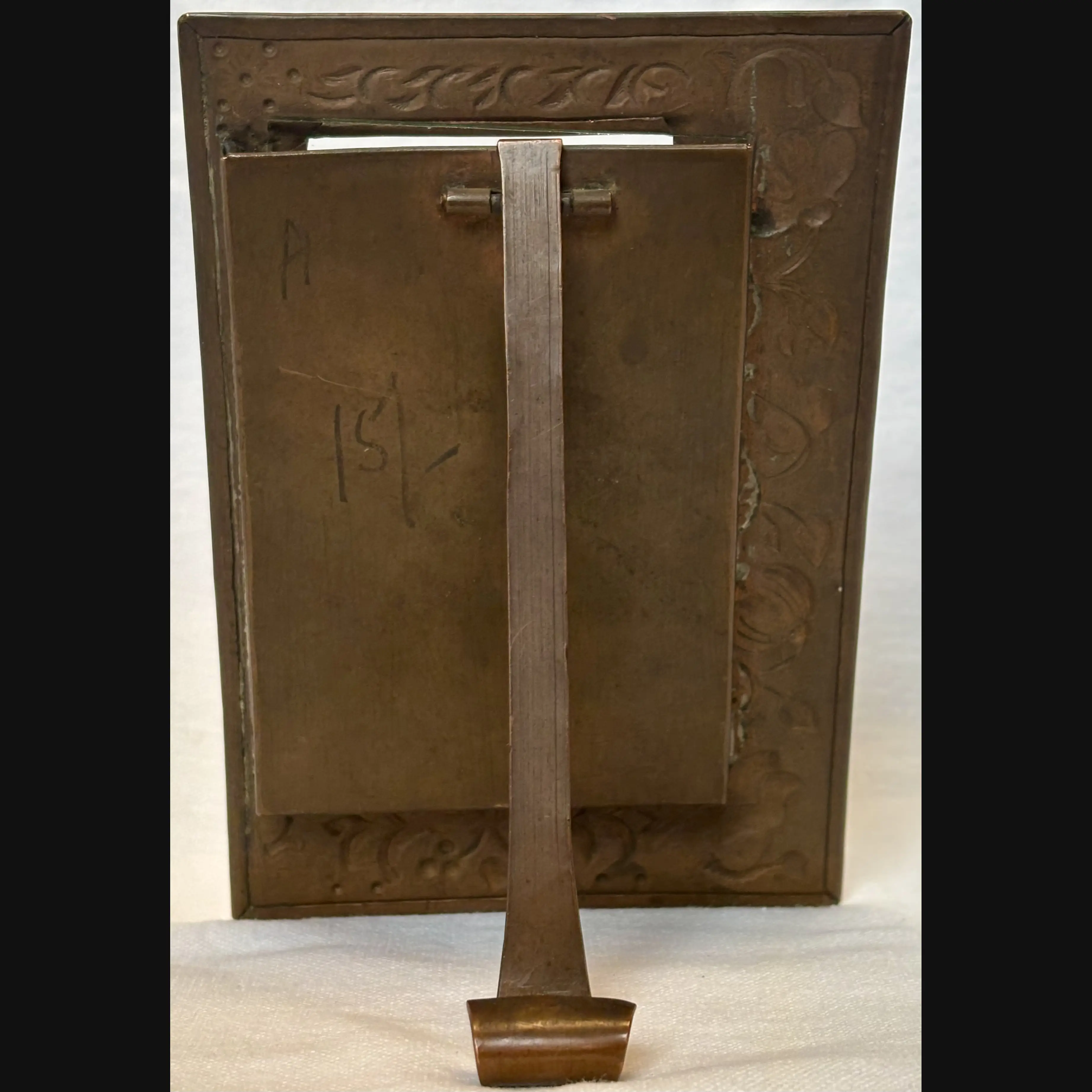 keswick school of industrial art ksia arts and crafts copper offset photo frame c1900