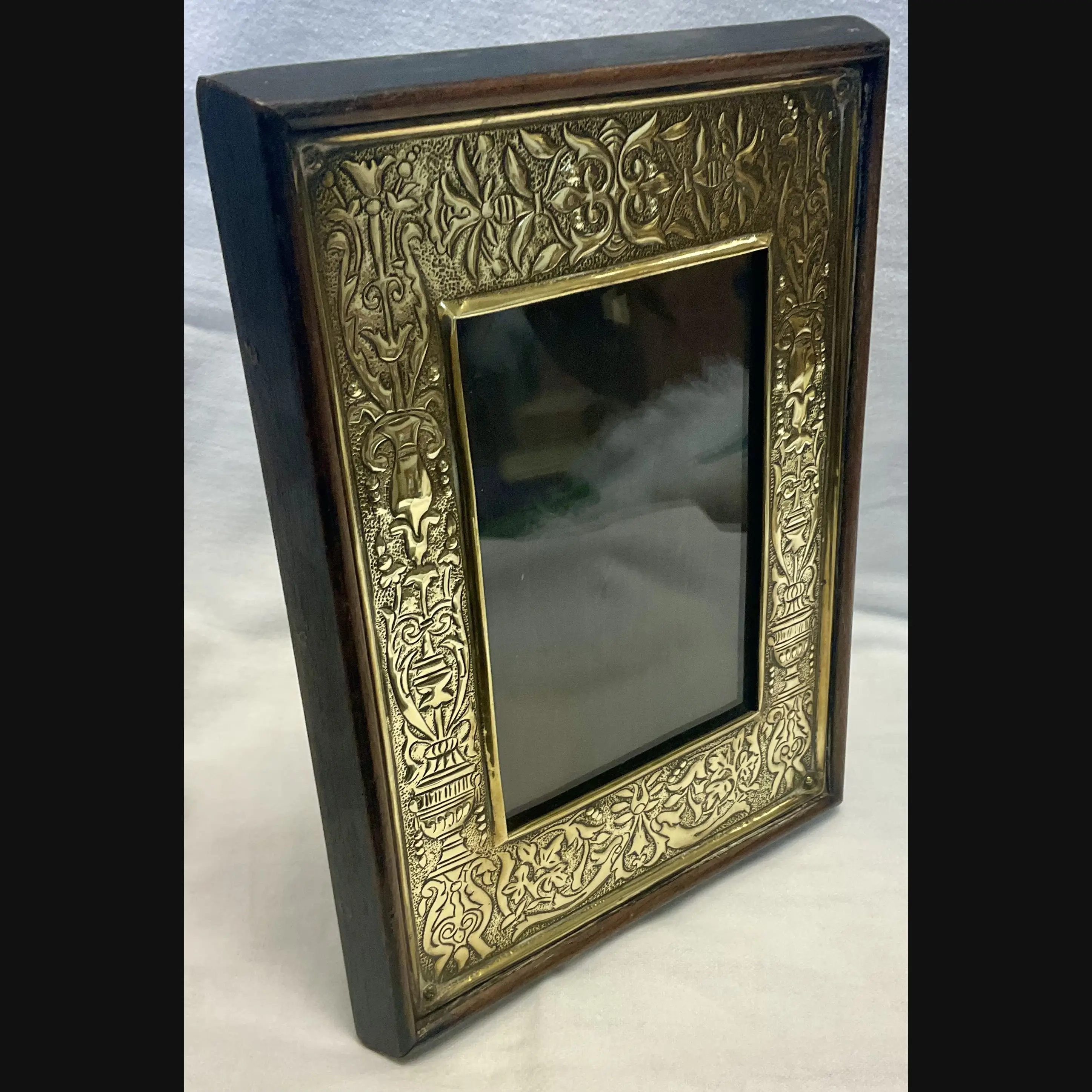 keswick school of industrial art ksia arts and crafts wooden framed brass photo frame with easel back c1900