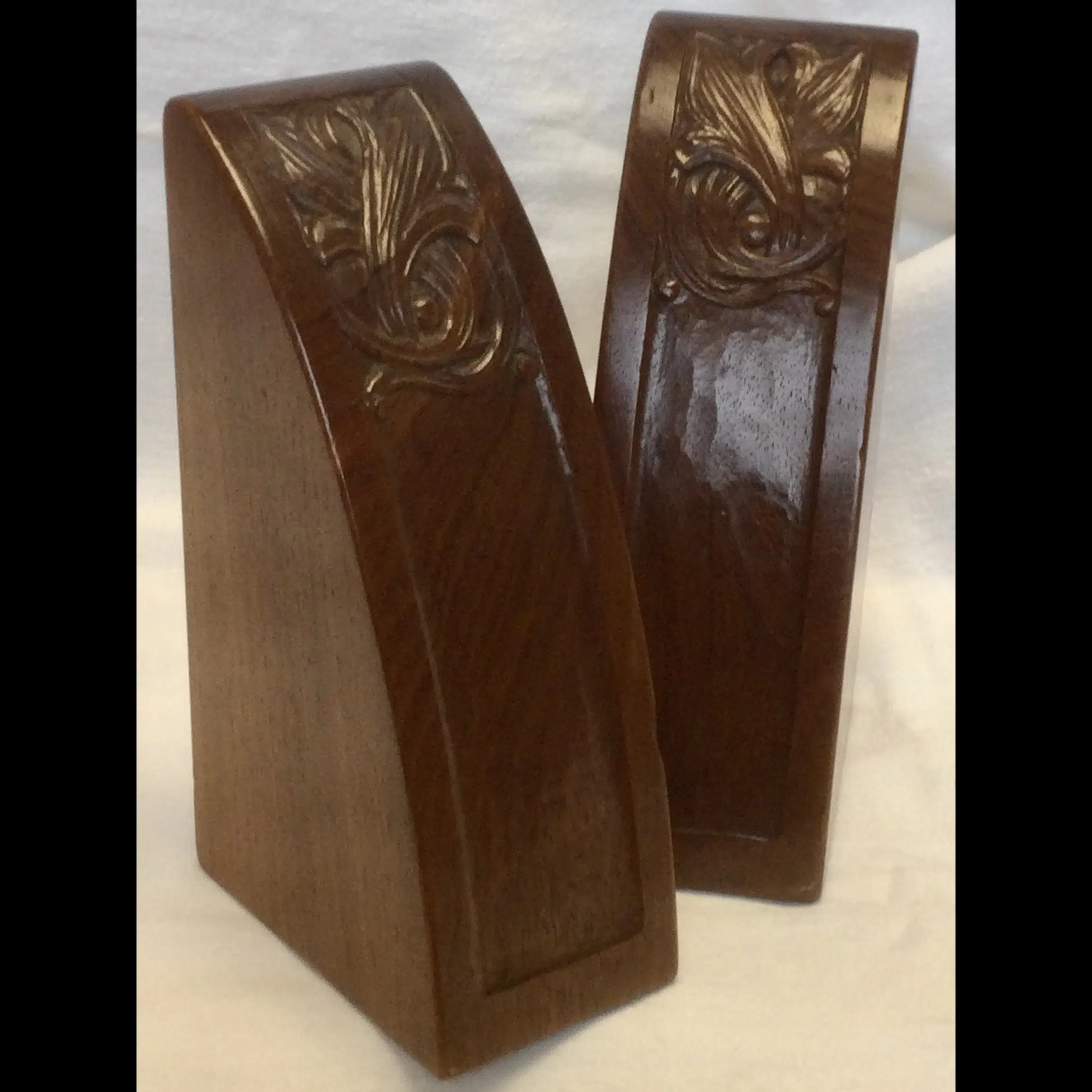 arthur simpson kendal handicrafts carved bookends