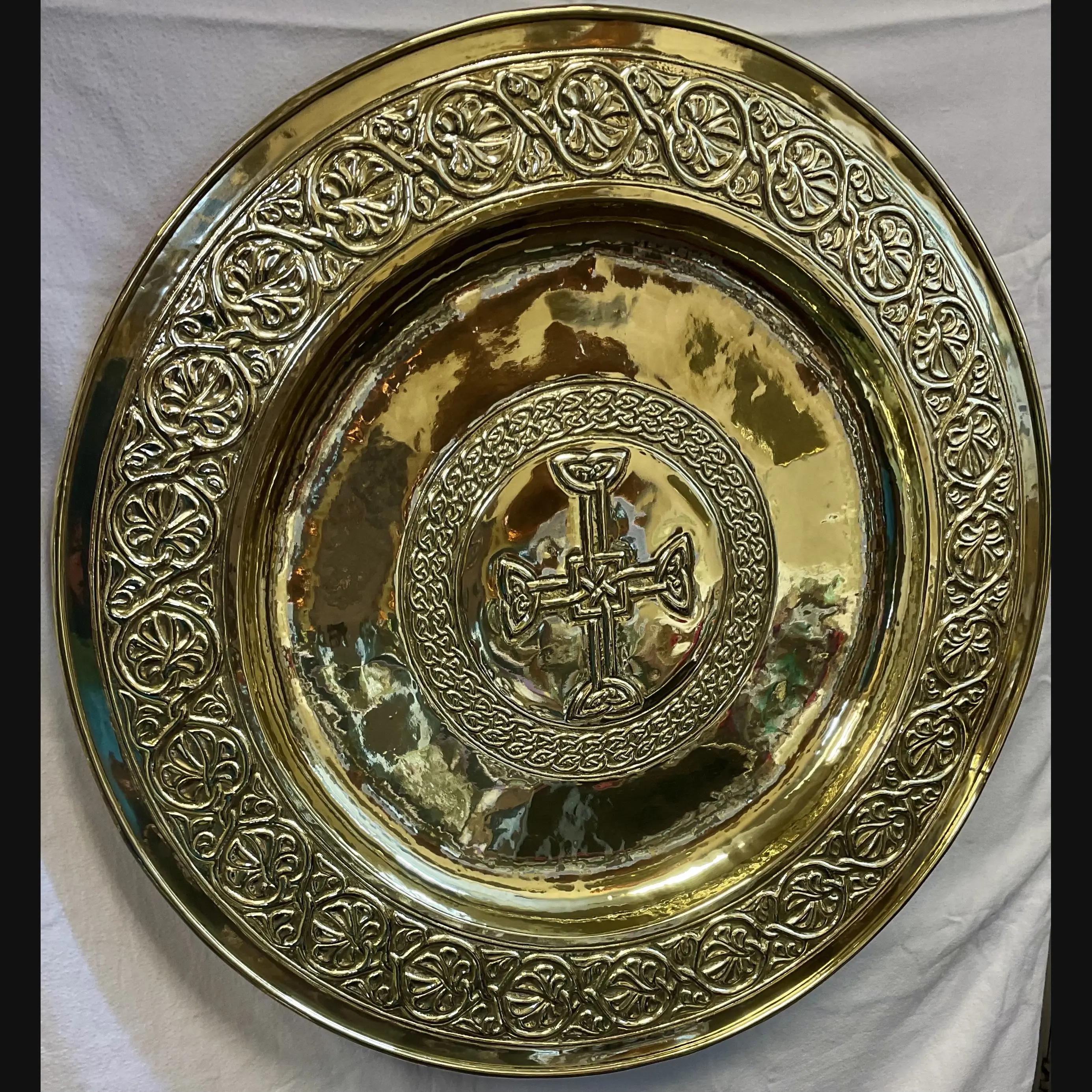 alexander ritchie iona celtic art scottish arts and crafts large brass nunnery cross wall charger c1905 10