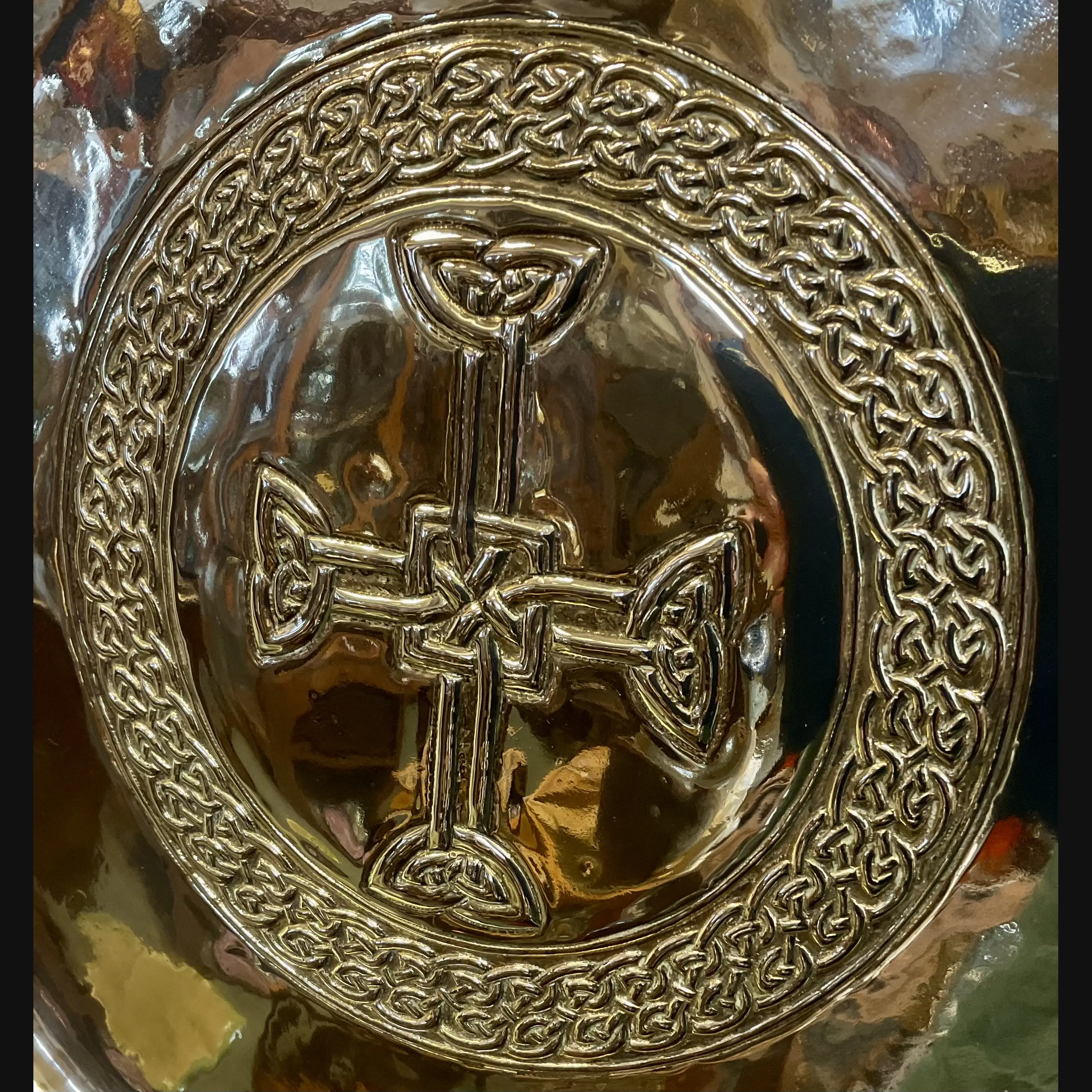 alexander ritchie iona celtic art scottish arts and crafts large brass nunnery cross wall charger c1905 10