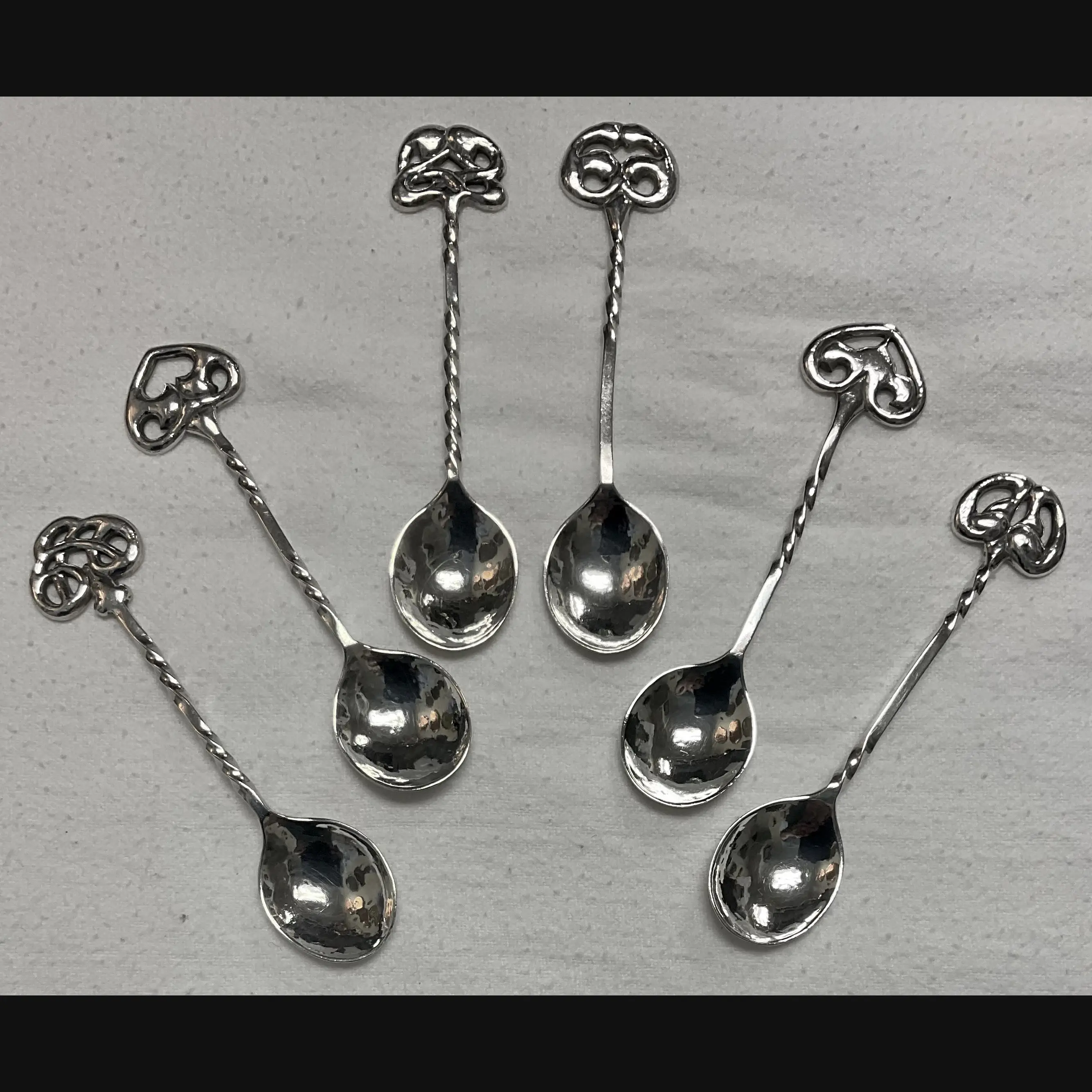 keswick school of industrial art ksia celtic topped twist stem silver spoons chester 1905 set