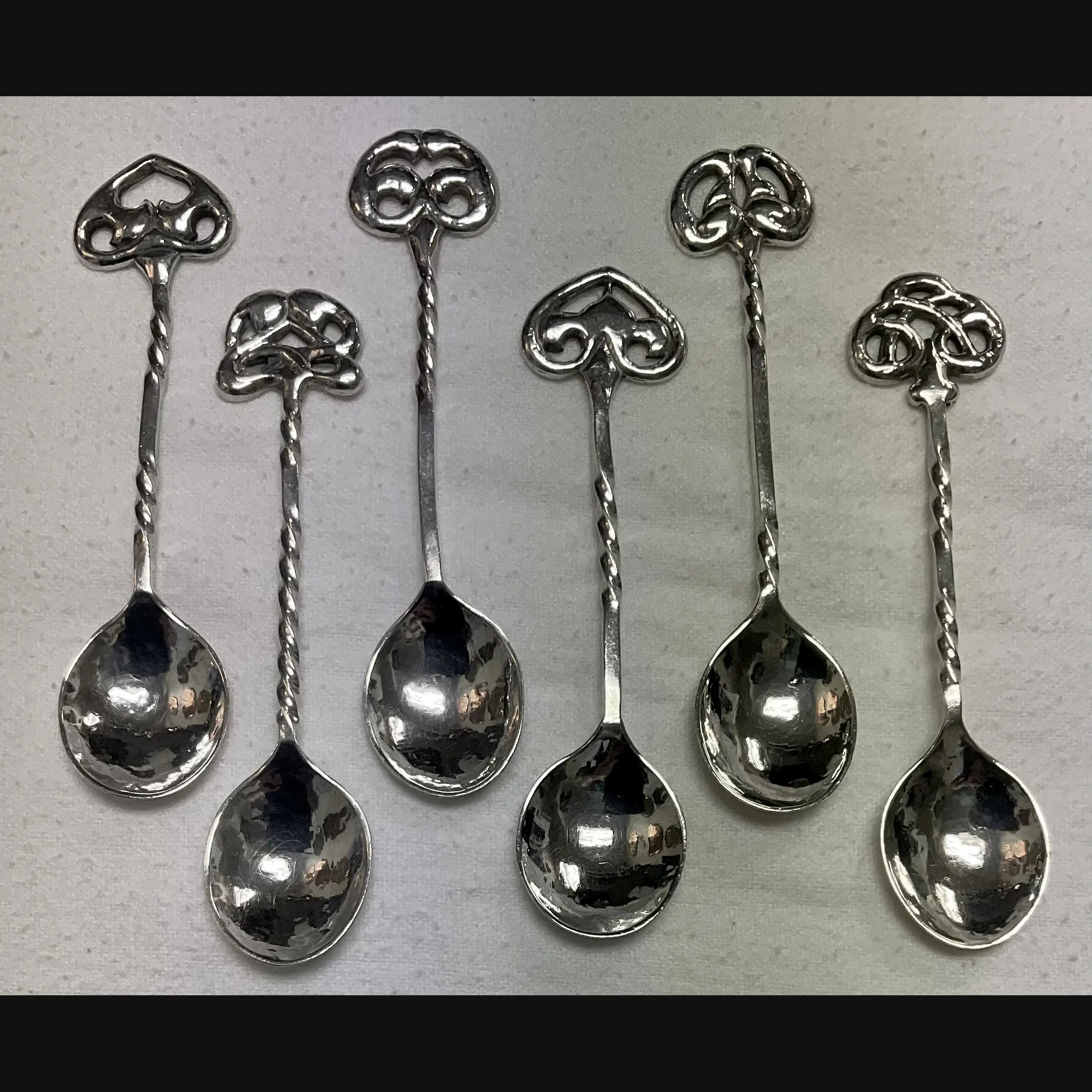 keswick school of industrial art ksia celtic topped twist stem silver spoons chester 1905 set