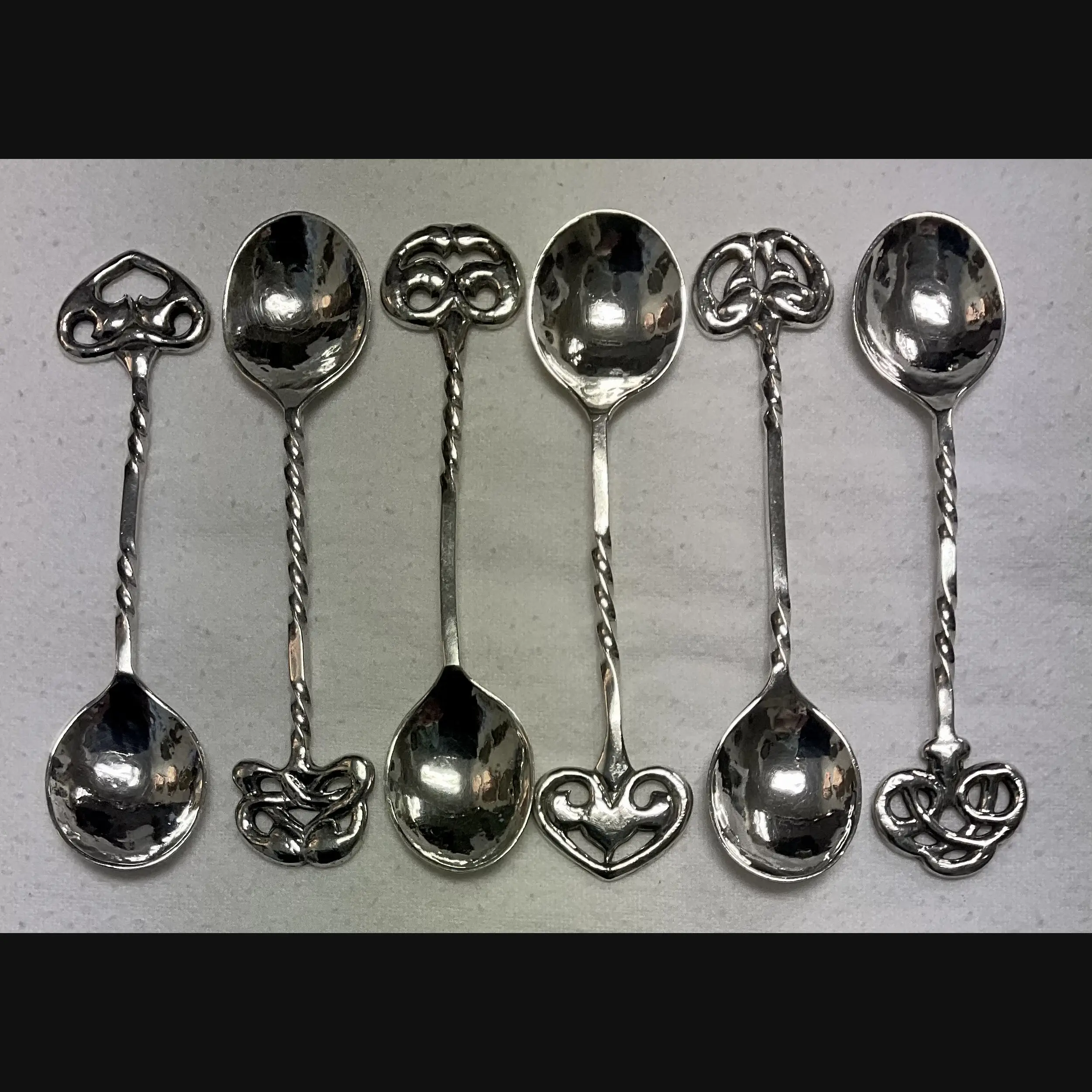 keswick school of industrial art ksia celtic topped twist stem silver spoons chester 1905 set