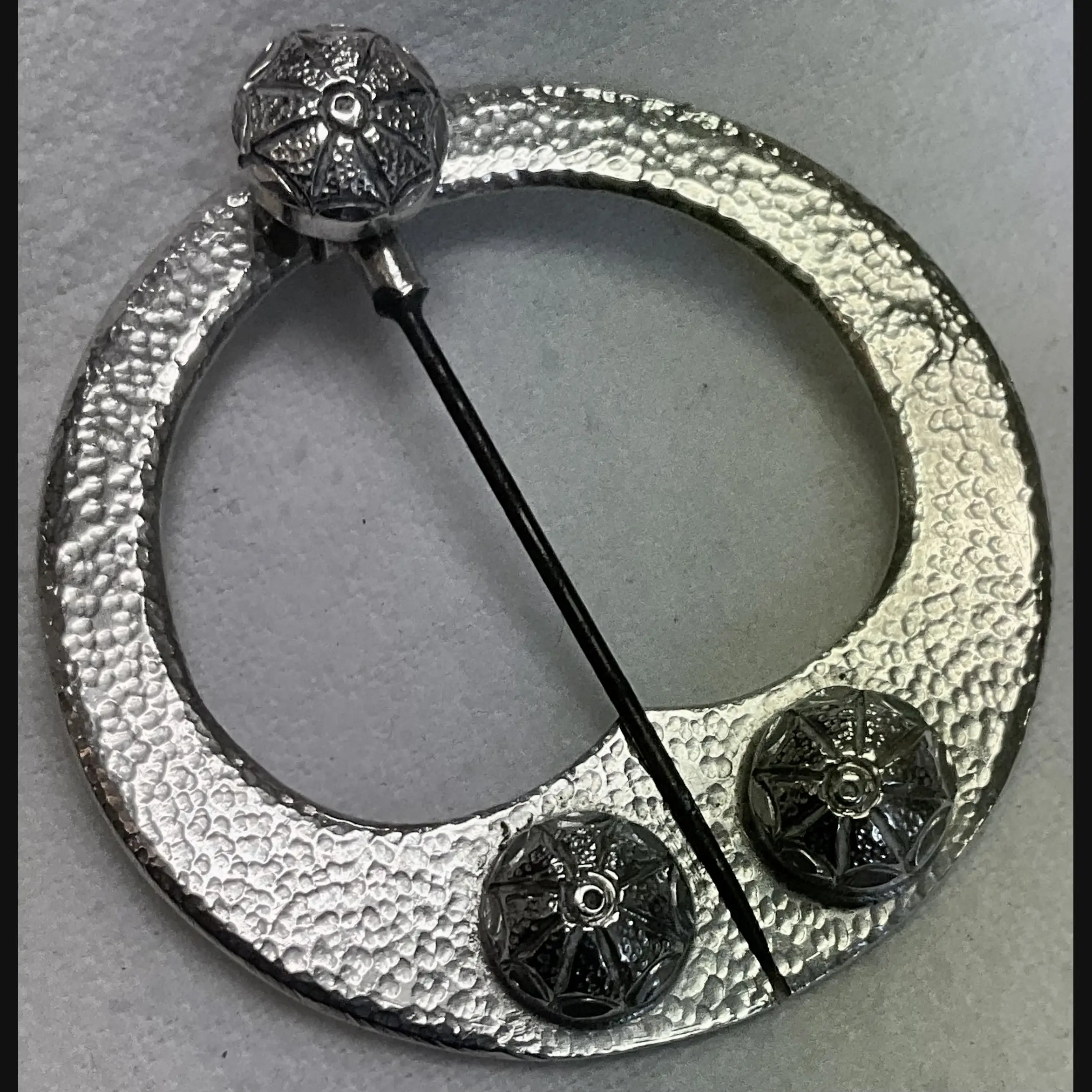 keswick school of industrial art ksia arts and crafts unusual silver plaid brooch c1942