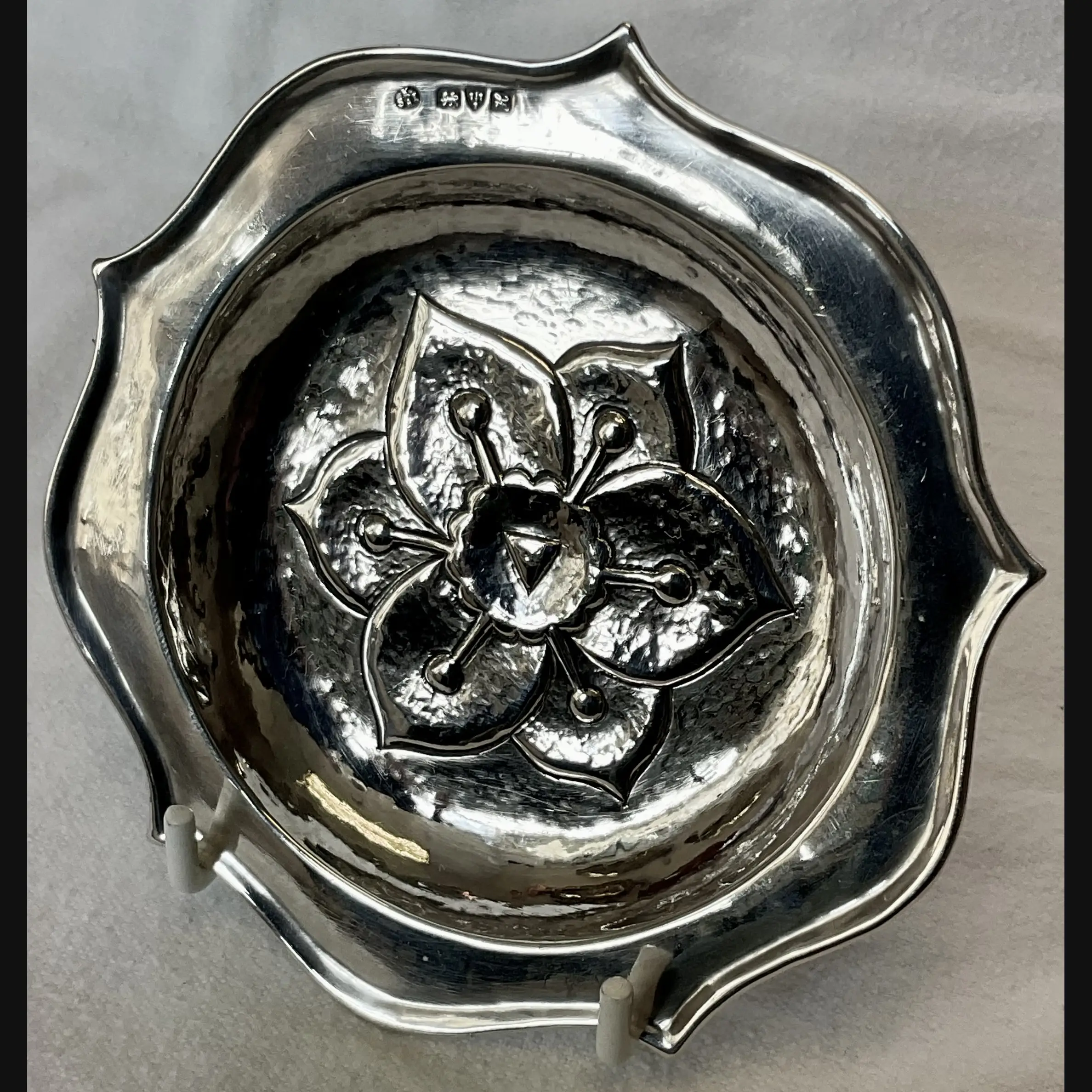 keswick school of industrial art ksia arts and crafts silver card tray chester 1908