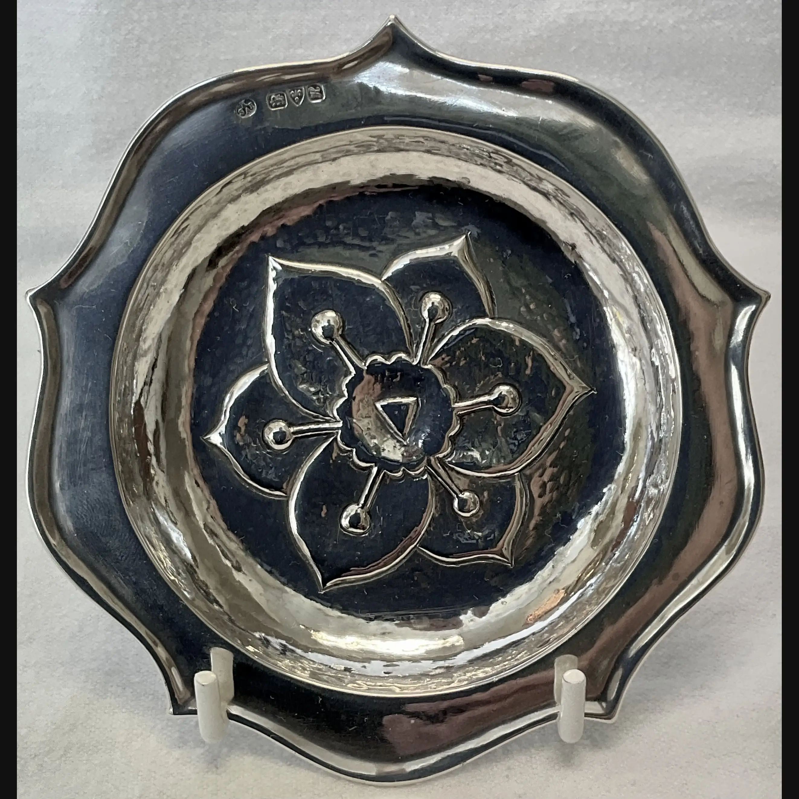 keswick school of industrial art ksia arts and crafts silver card tray chester 1908